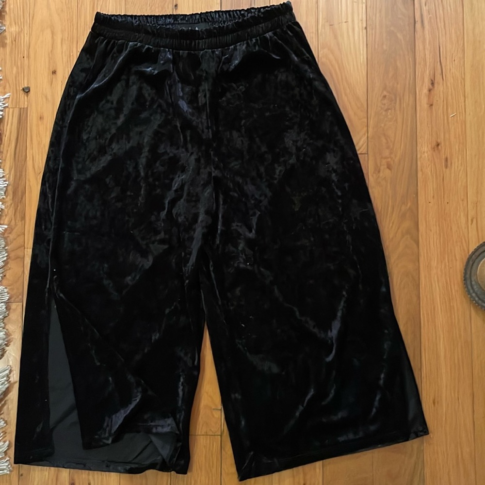 Velvet Capri Gauchos